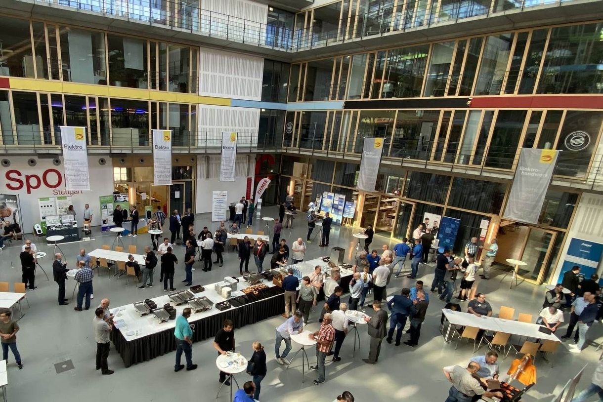 Am 16. September begrüßte das E-Handwerk fast 200 Besucherinnen und Besucher im SpOrt Stuttgart zum 25. Unternehmerforum. (Bild: FVEITBW)